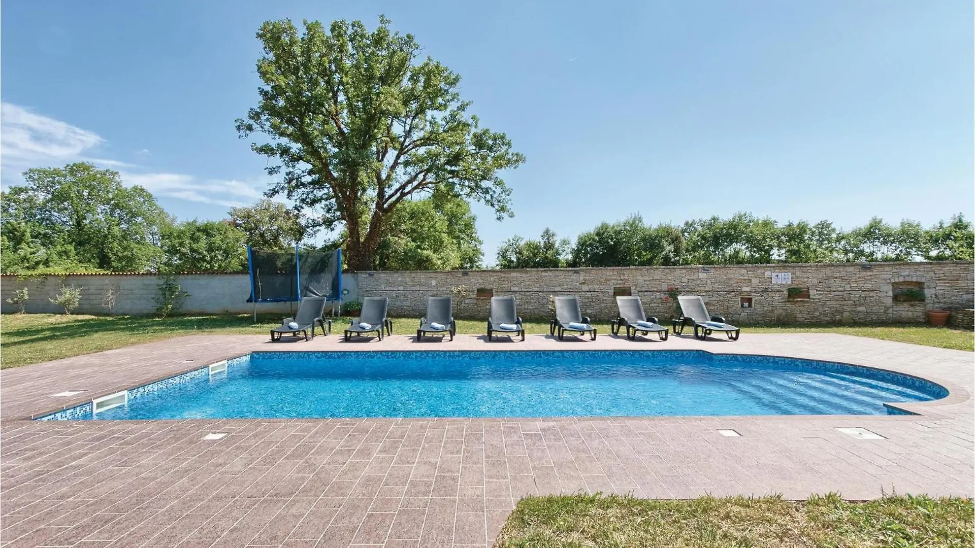 Gorgeous Home In Krnica Kavran