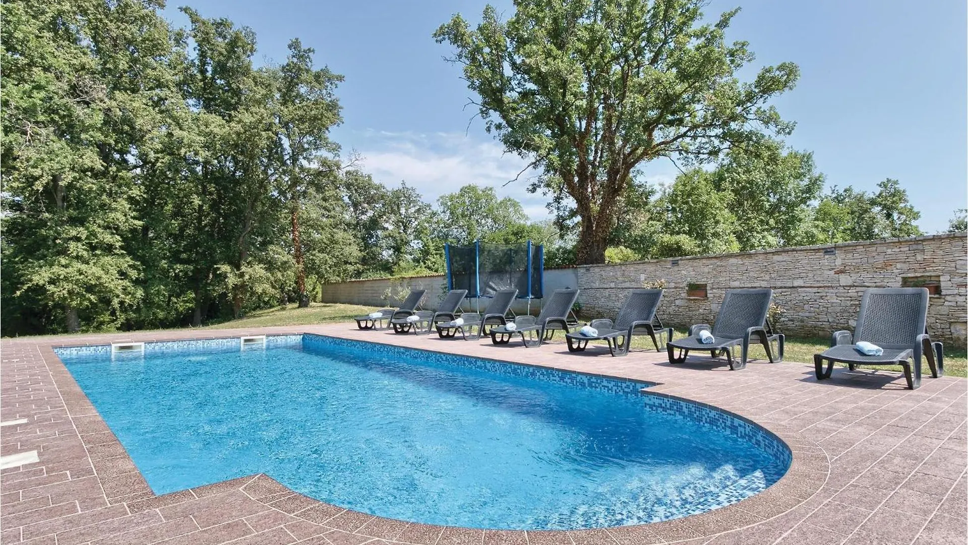 Gorgeous Home In Krnica Kavran Holiday home